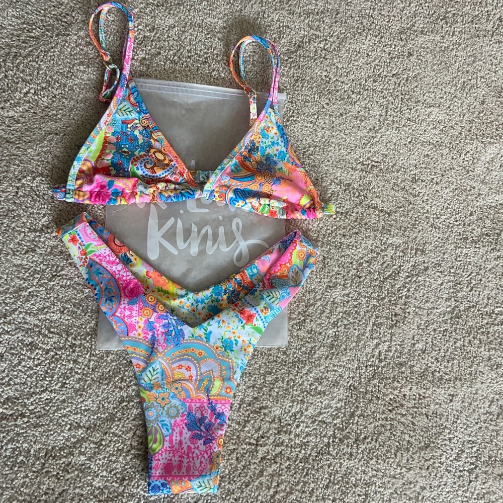 Kulani kini top and bottem